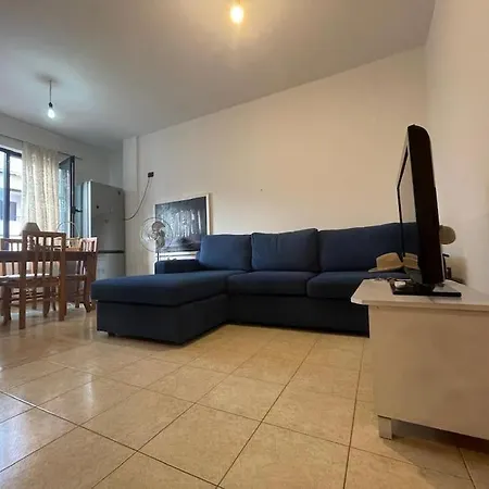 Apartment 3 Minute Walk To The